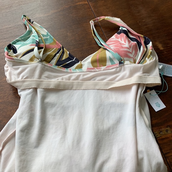 5/$20 Kona Sol size L full coverage swimsuit, white w/tropical print NWT - Picture 7 of 7